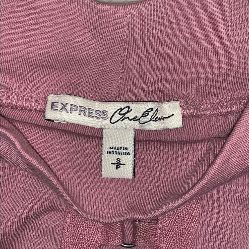 Express One Eleven Top - Picture 2 of 2